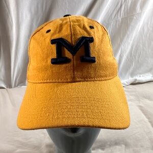 University of Michigan UM Wool Blend Gold Navy Zephyr 7 1/8 Fitted Hat Retro Y2K